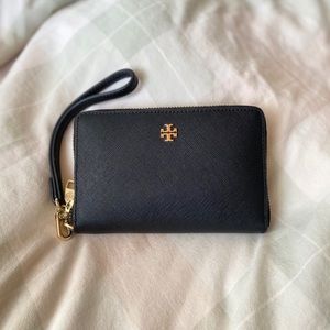 Tory Burch ‘York’ Smartphone Wristlet
